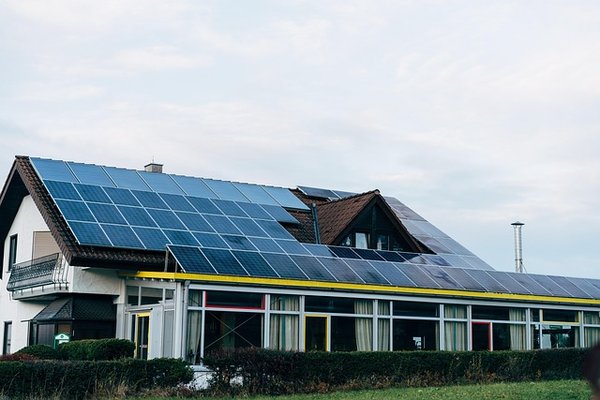 Énergie renouvelable : adoptez des solutions durables efficacement