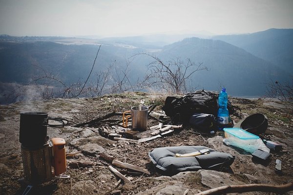 Guides et équipements essentiels pour la survie